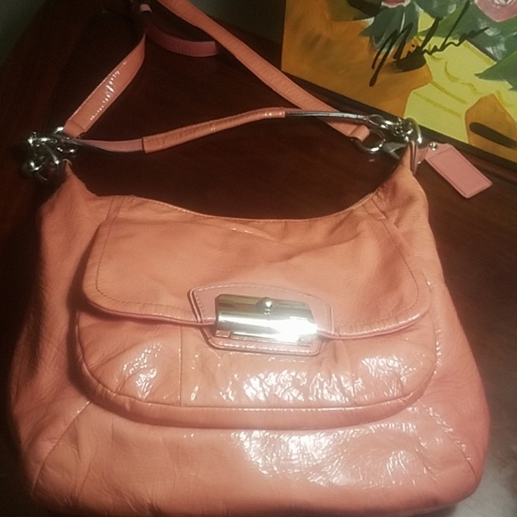 Coach pink patent leather crossbody bag - Picture 2 of 7